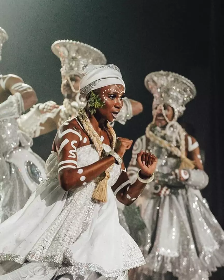 Apresentação da Imperatriz Leopoldinense impacta com luxo dos figurinos na Cidade do Samba